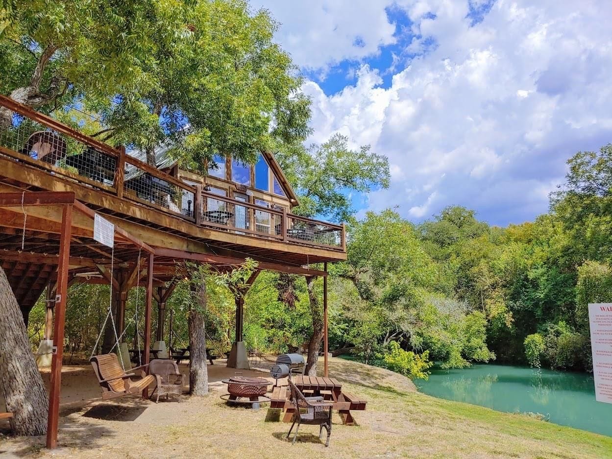 Waterfront+SweetMedicine+and+PrairieFlower+Treehouse-1400w