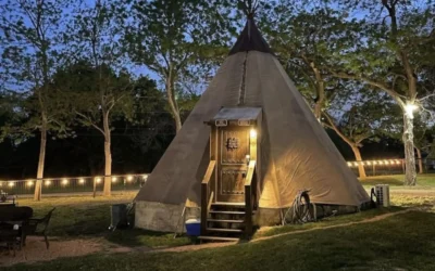Treehouse vs Teepee in Texas: Which Glamping Experience is Right for You?