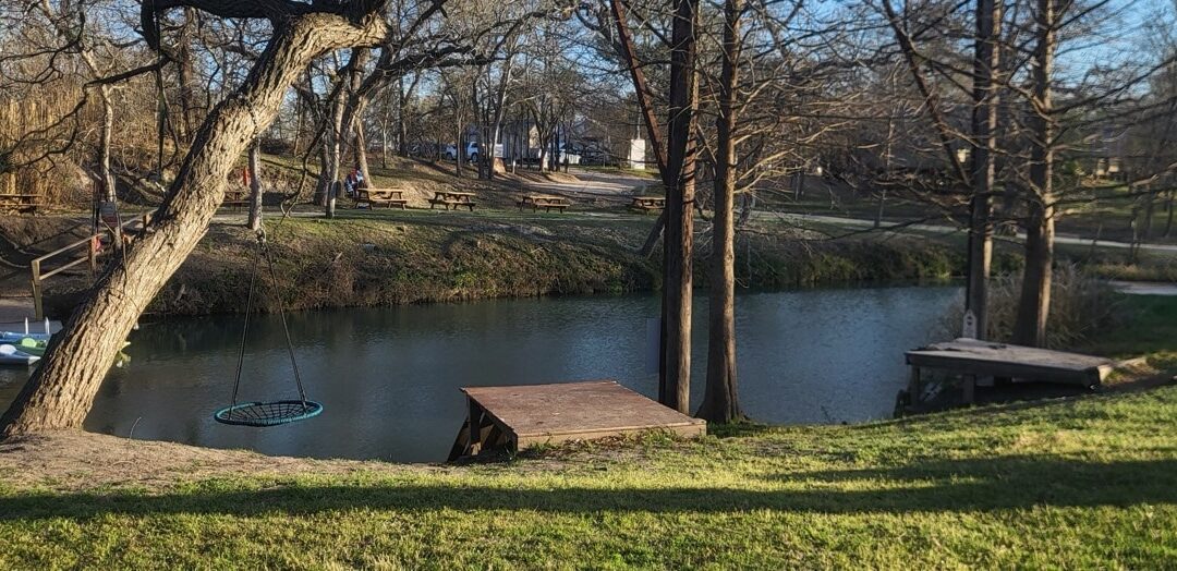 All Inclusive Glamping in Texas: What’s Actually Included at Geronimo Creek Retreat (Free Kayaks, Paddleboards & More)